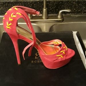 Pink heels MAKE A OFFER LOOKING TO SELL TODAY